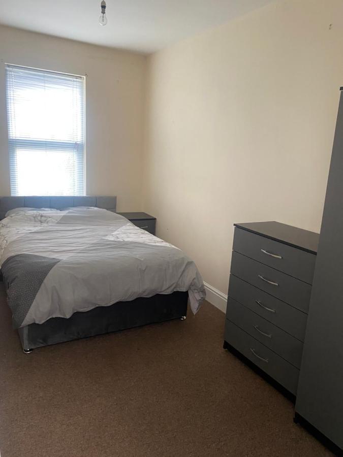 Spacious 4 Bedroom House Near Stokes Croft!! Central!!! Bristol Dış mekan fotoğraf